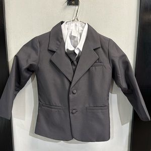 Tip Top Kids - Little Boys Suit - Sz 4